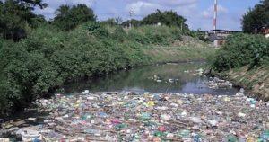Lixo e poluição no planeta terra
