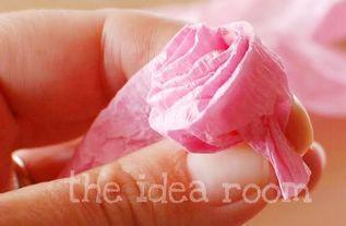 Decoração com rosas de papel crepom - Passo a passo - Arteblog