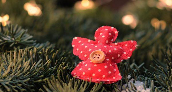 Noel e outras decorações natalinas com retalhos de tecido